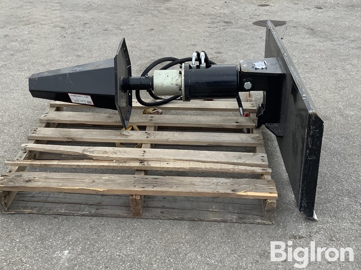 2025-massey-ferguson-730-image-8