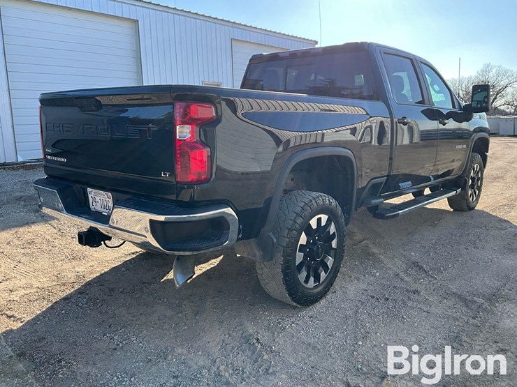 2020-chevrolet-silverado-2500hd-image-5