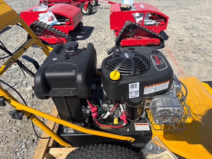 #34-•-unused-2022-dewalt-e1050-33"-push-mower-220310zd-inv#-41147-image-12