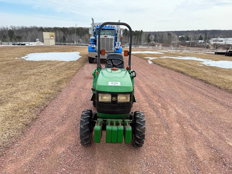 john-deere-4100-image-2