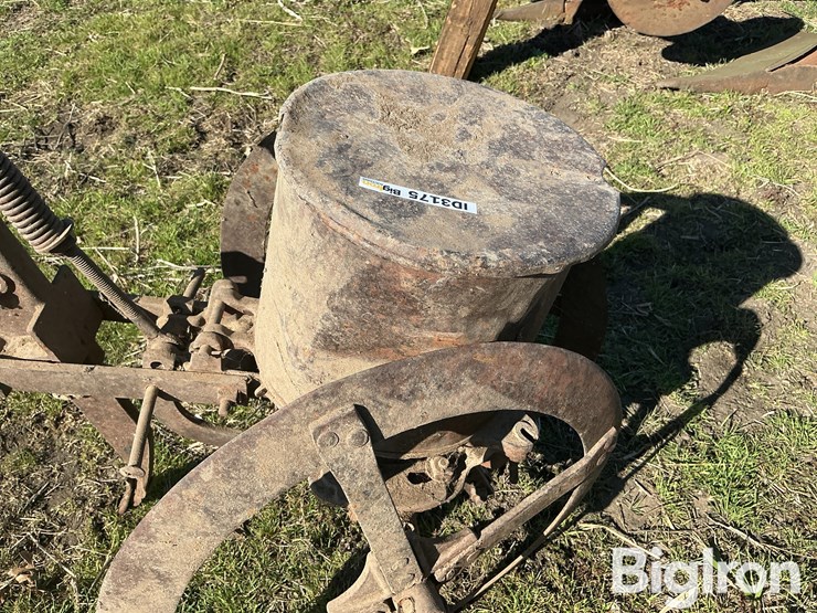 1-row-planter-image-10