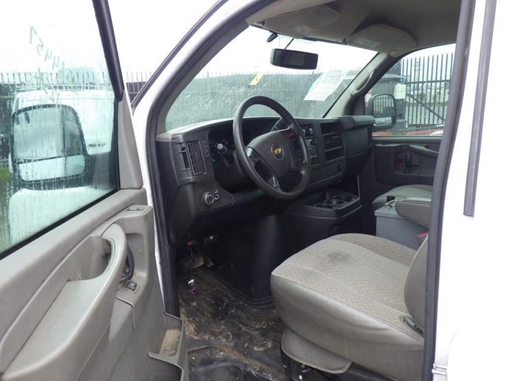 2014-chevrolet-express-2500-image-5