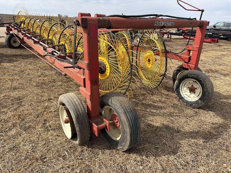 h&s-18-wheel-pull-type-rake-image-5