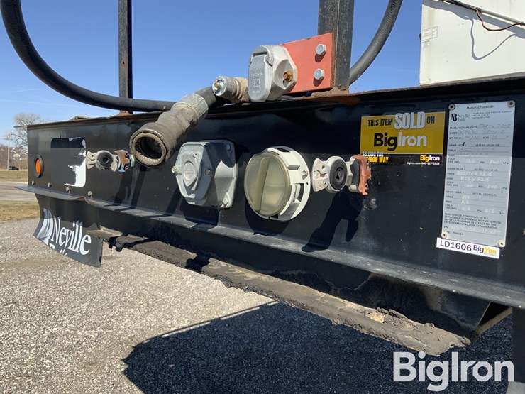 2009-neville-40-image-14