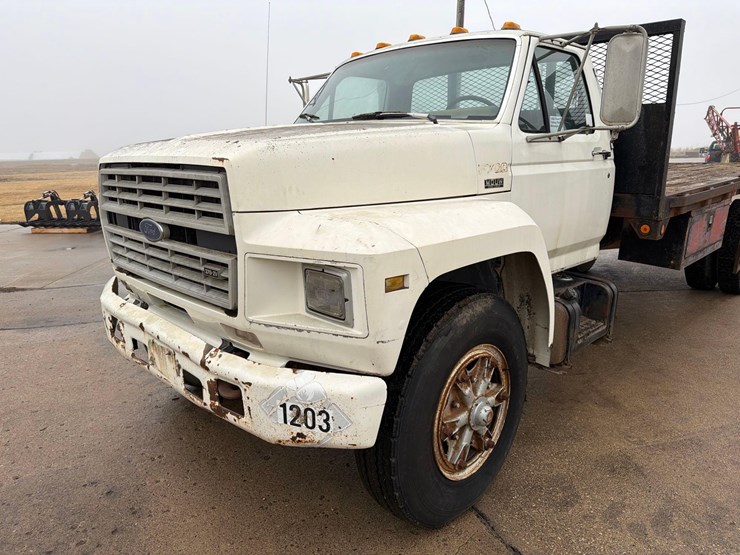 1990-ford-f700-image-14