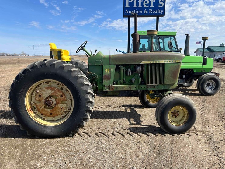 john-deere-4010-image-4