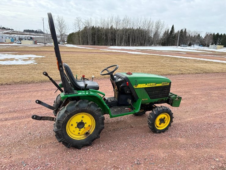 john-deere-4100-image-4