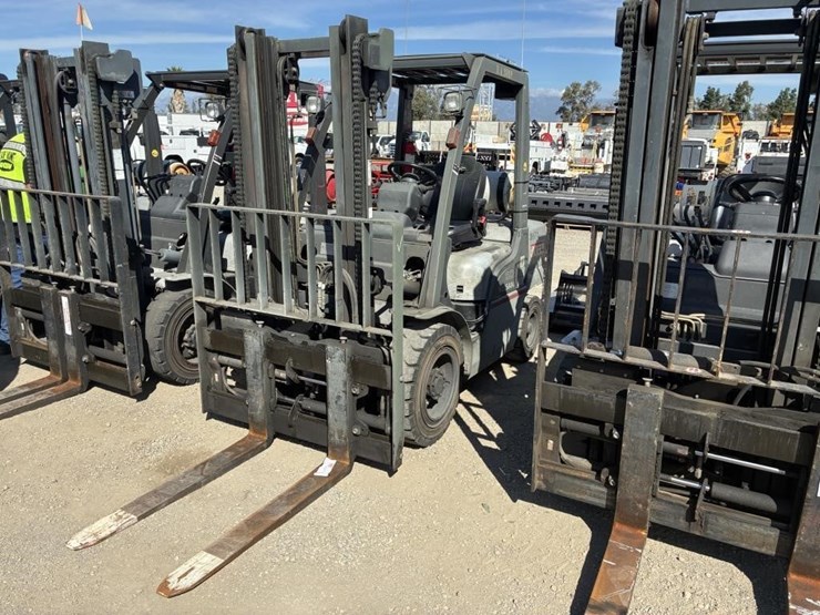 2006-nissan-mugl02a30lv-image-1