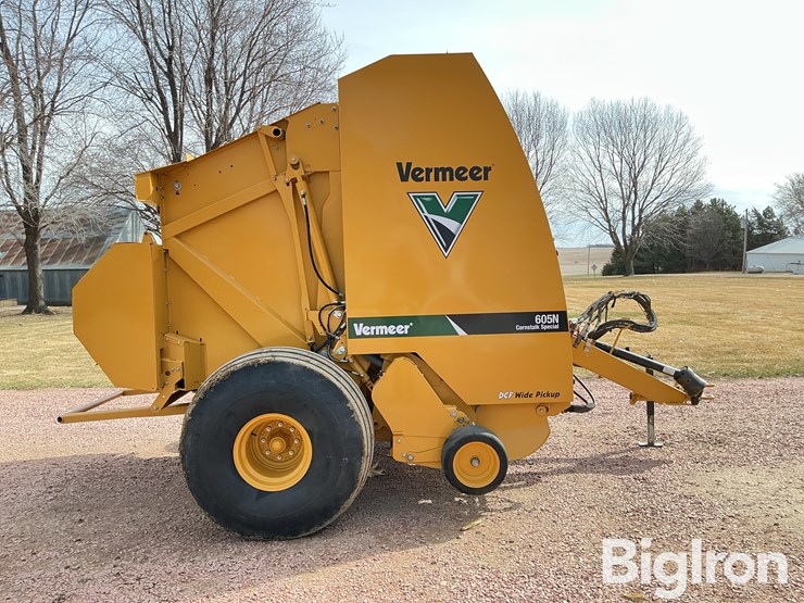 2023-vermeer-605n-cornstalk-special-image-4