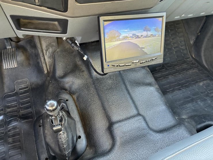 2015-ford-f650-image-17