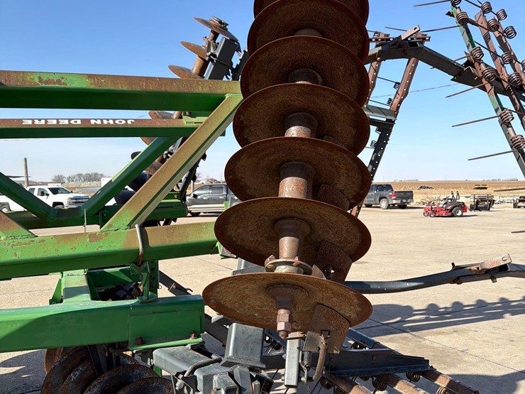 john-deere-630-image-7