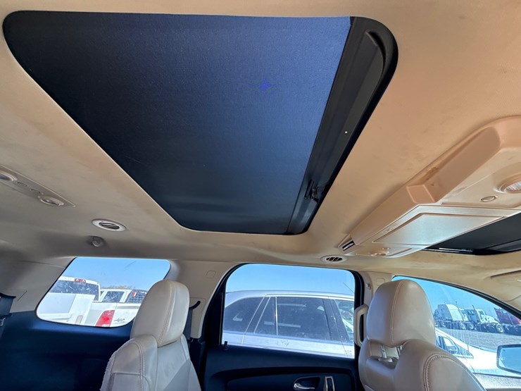 2011-gmc-acadia-image-28