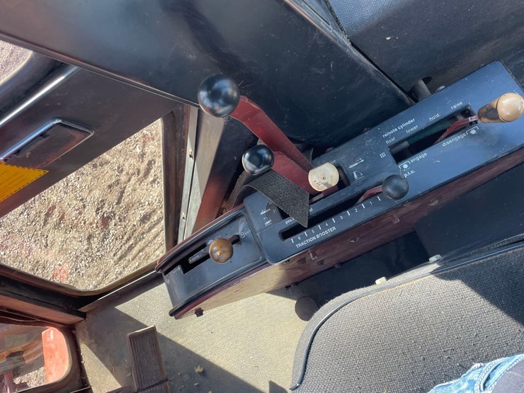 allis-chalmers-7040-2wd-tractor—1-owner-image-40