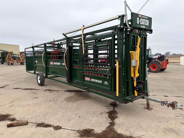 arrowquip-q-catch-86-series-chute-w/-sweep-tub-image-2