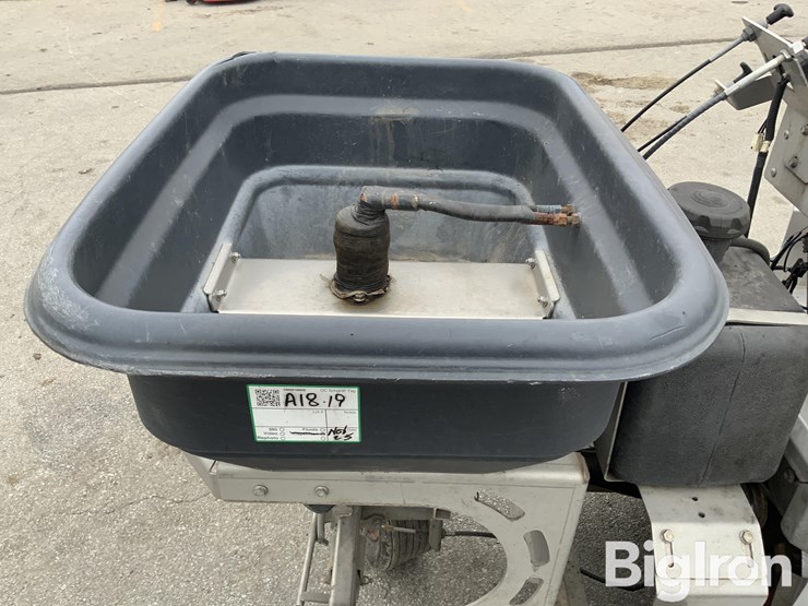 2016-massey-ferguson-730-image-14