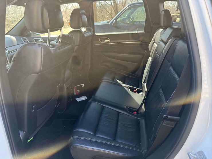 2015-jeep-grand-cherokee-image-24