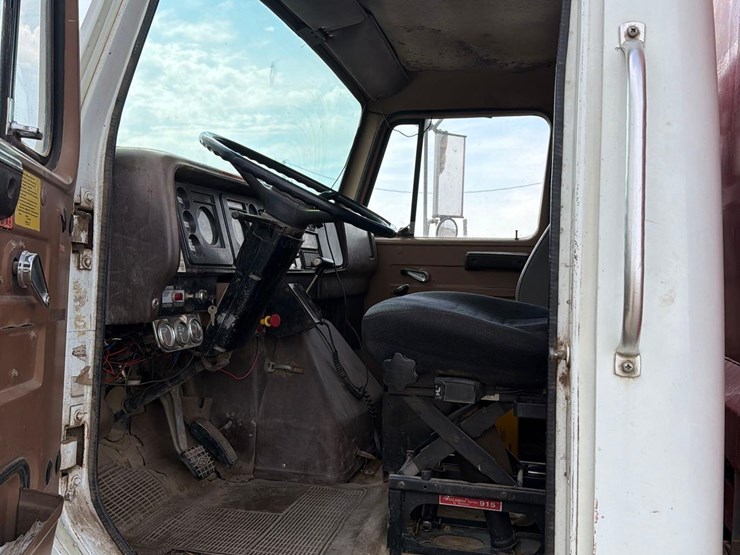 1980-international-s1900-image-40