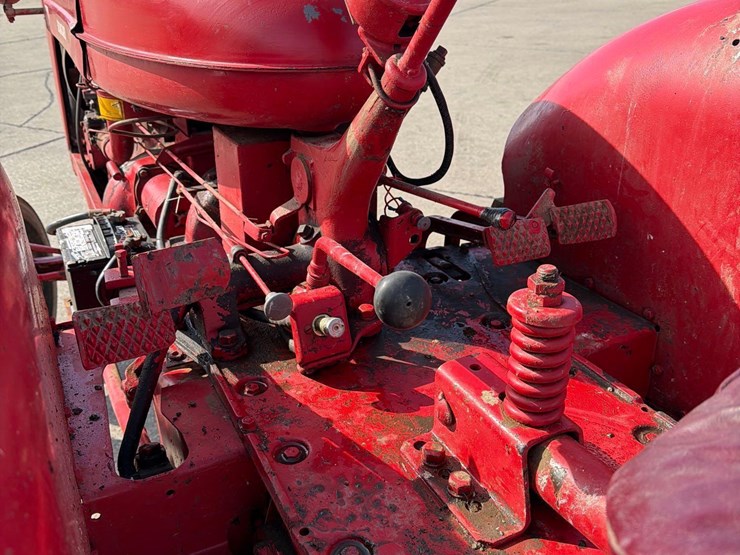 farmall-mccormick-w-6-standard-tractor-image-20
