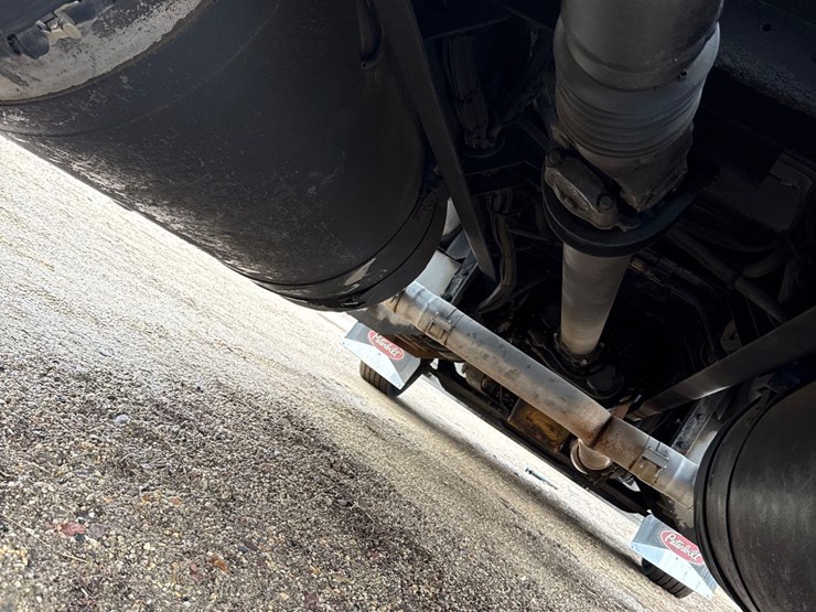 2016-peterbilt-389-image-60