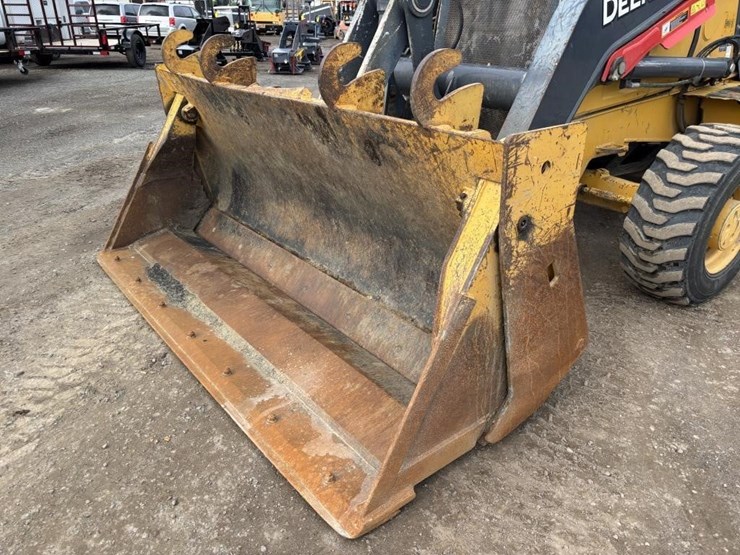 2017-deere-210lep-image-2