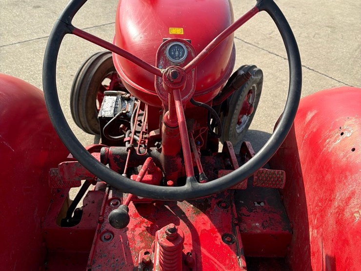 farmall-mccormick-w-6-standard-tractor-image-24
