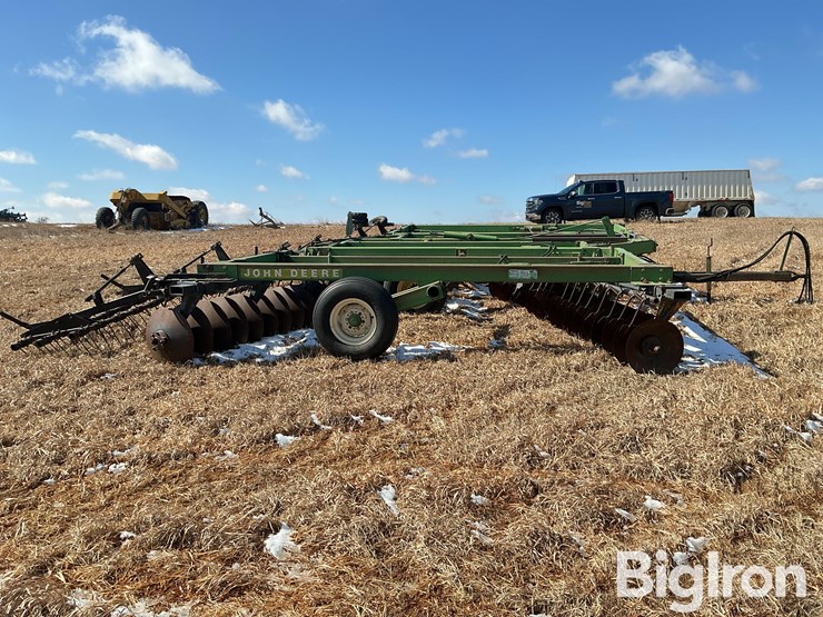 john-deere-331-image-4