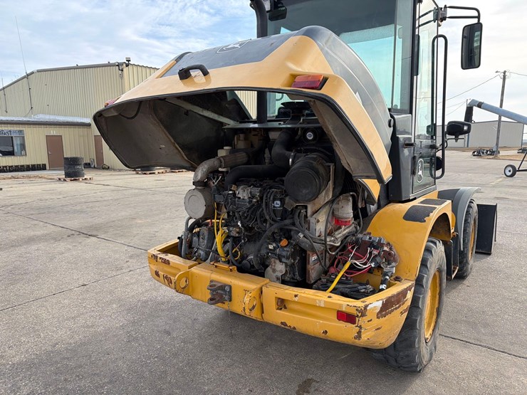 2016-deere-244k-image-53