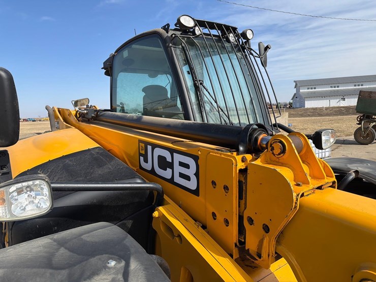2012-jcb-535-95-image-14