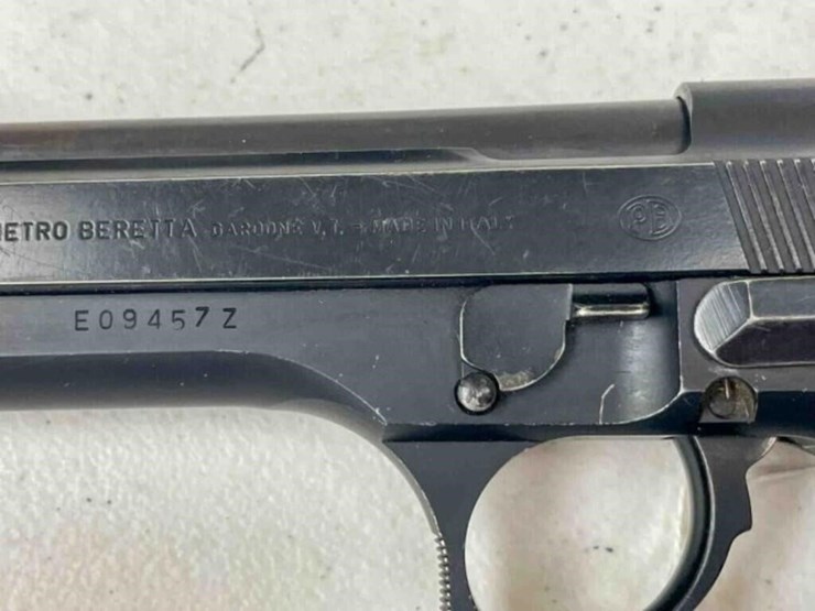 beretta-pistol-image-3