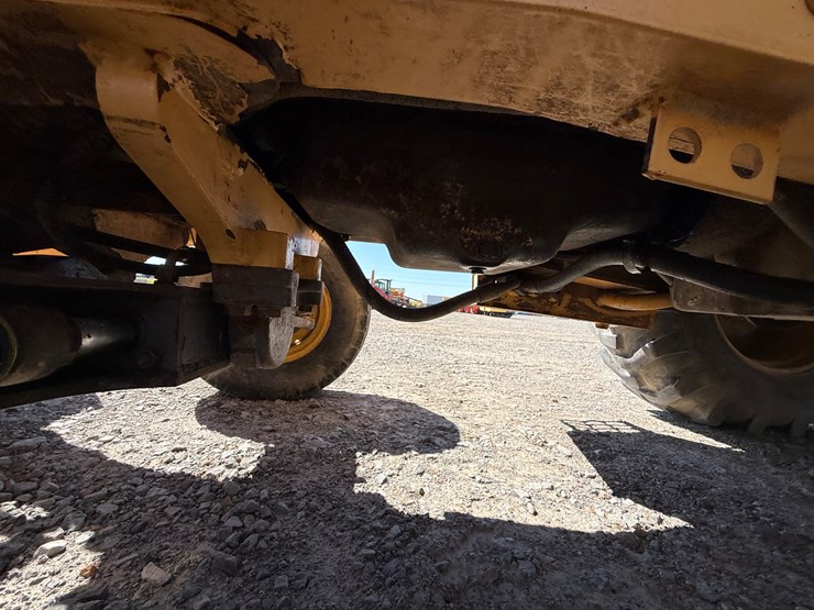 new-holland-555e-image-67