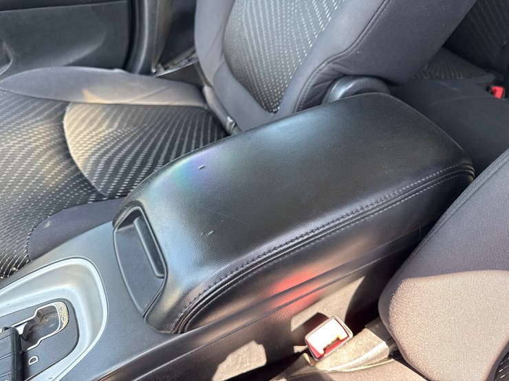 2012-dodge-journey-image-38