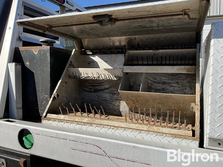 2015-chevrolet-silverado-2500hd-image-13