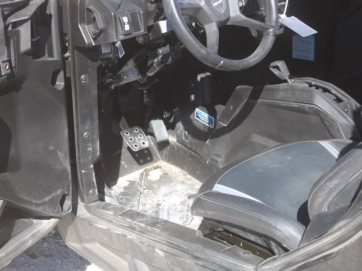 #1079-•-2022-can-am-commander-1000-with-cab-image-58