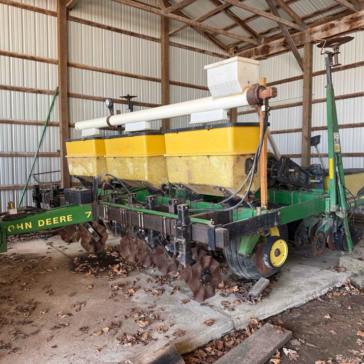 JOHN DEERE 7240