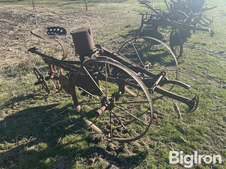 1-row-planter-image-3