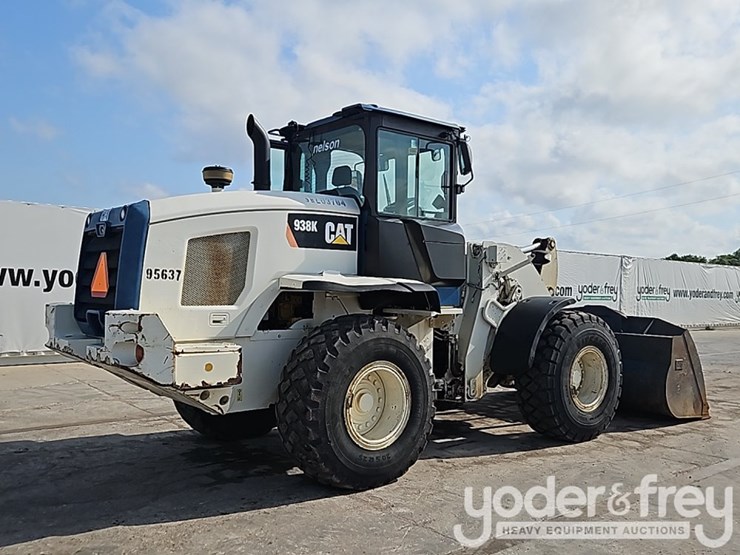 2015-caterpillar-938k-image-5