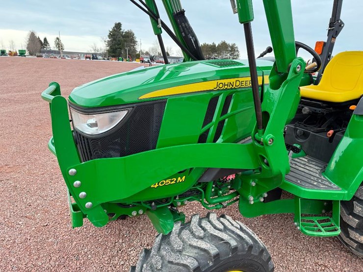 john-deere-4052m-image-36