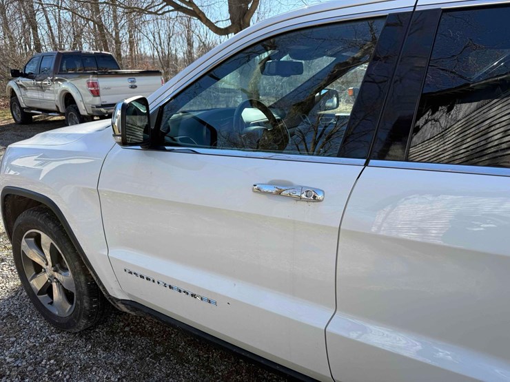 2015-jeep-grand-cherokee-image-17