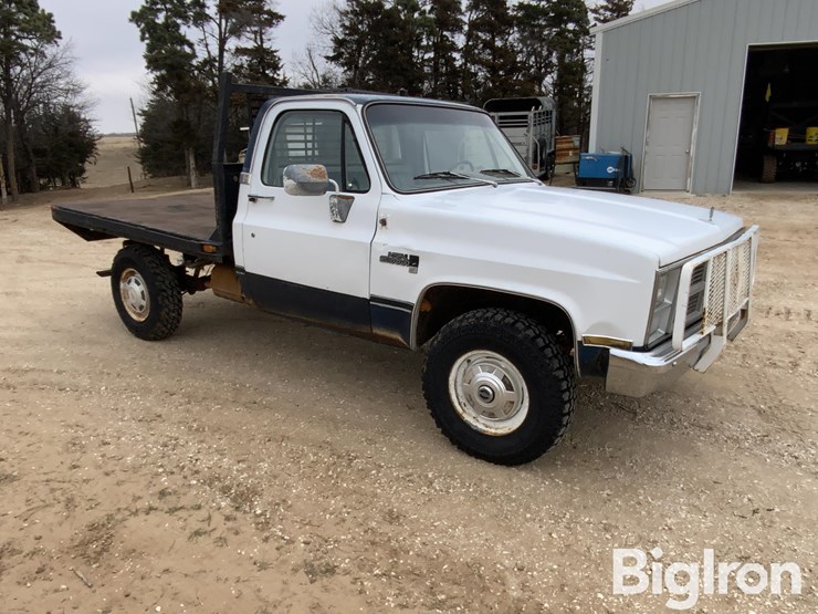 1983-gmc-sierra-2500-image-3