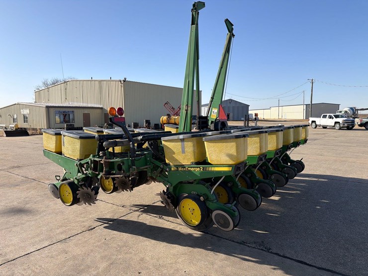 john-deere-7200-image-4