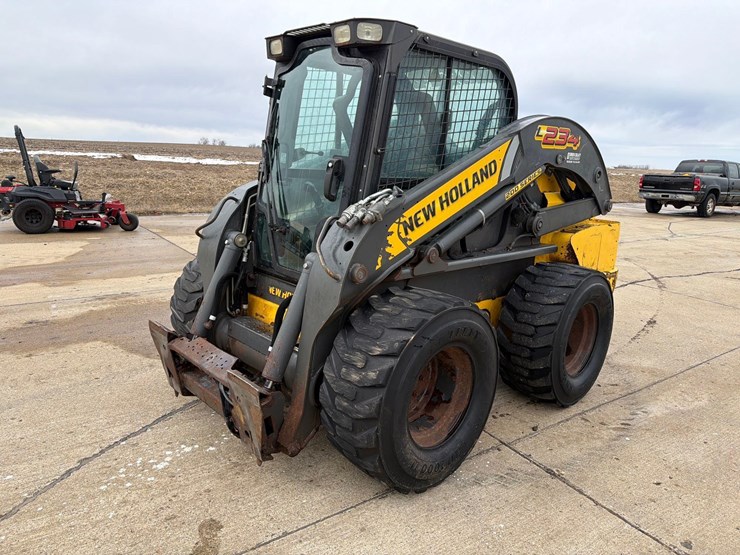 2018-new-holland-l234-image-1