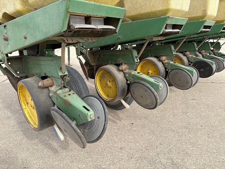 john-deere-7000-image-5
