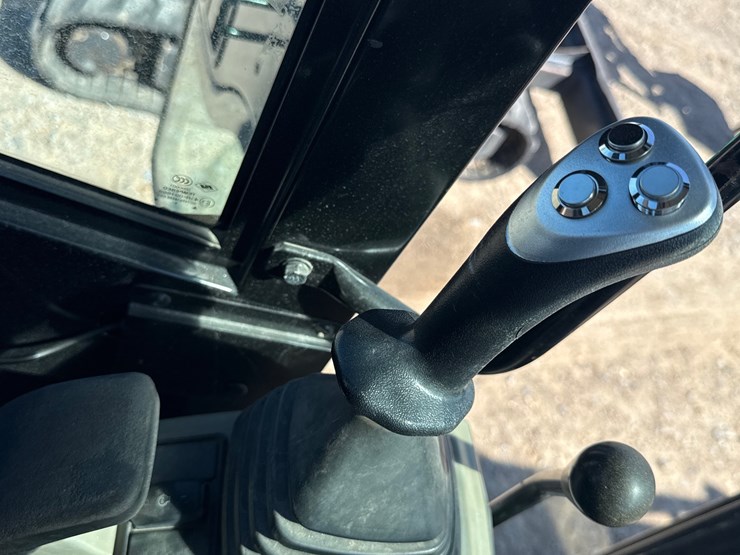 2017-caterpillar-305.5e2-image-30