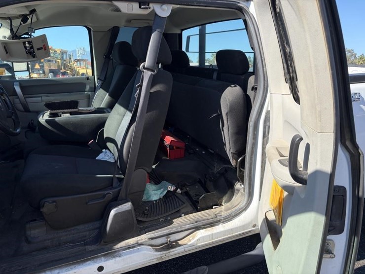 2012-gmc-sierra-2500-image-16