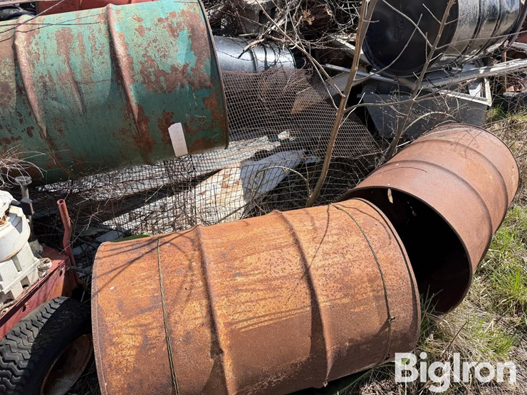 farm-scrap-metal-pile-image-12