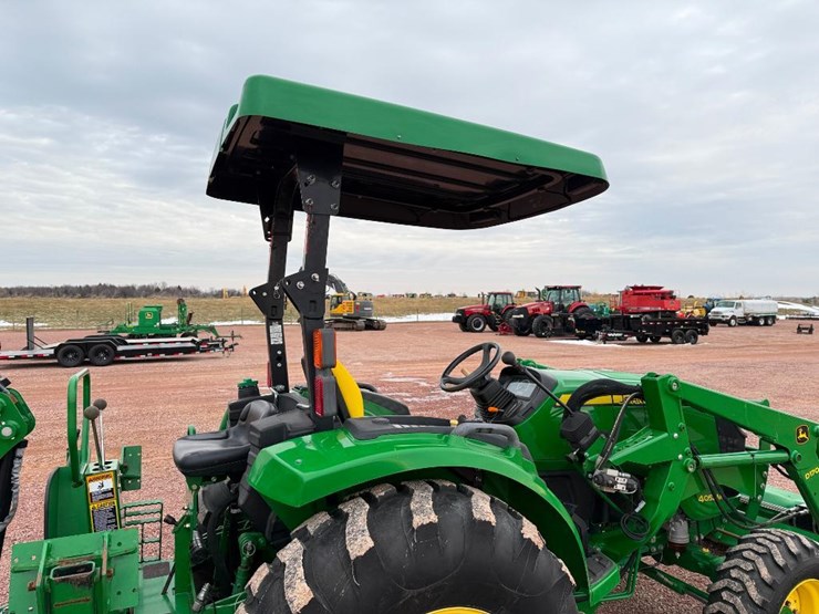 john-deere-4052m-image-26