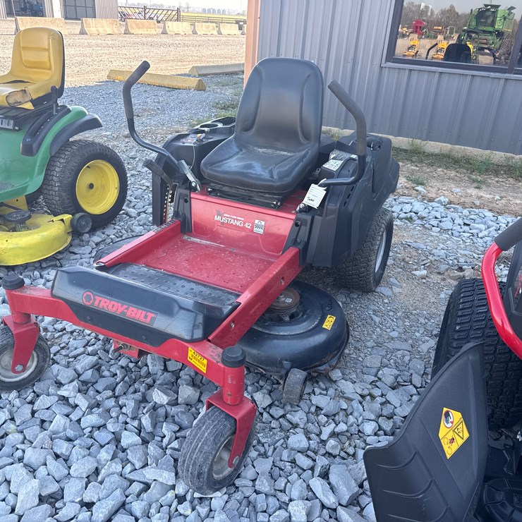 #25 • Troy-Built 42" Zero Turn Mower 1B056H10225 INV# 42727