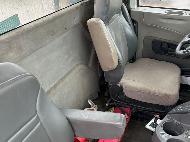 2011-international-prostar-image-34