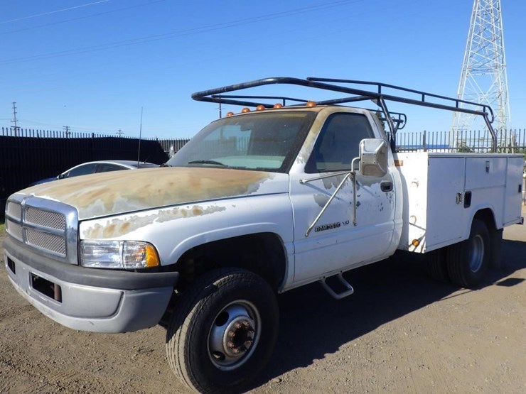 1996-dodge-ram-3500-image-1