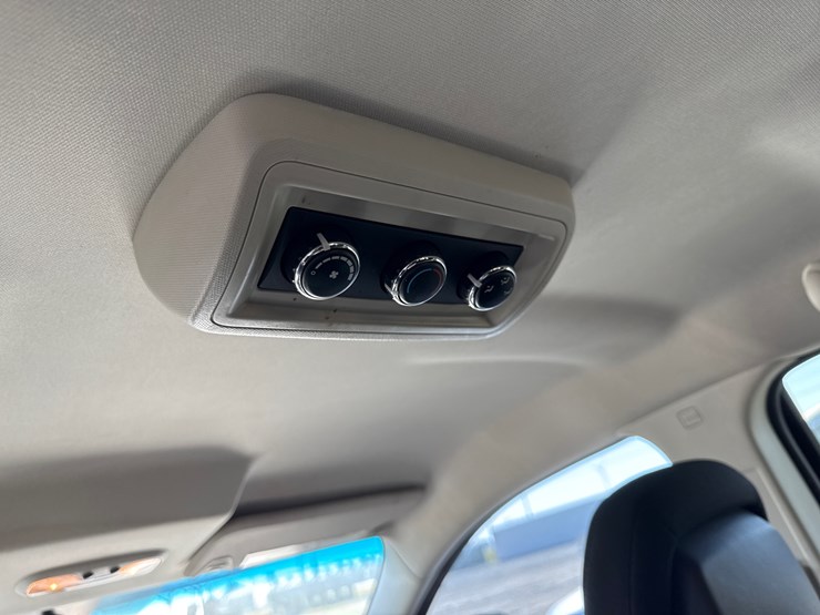 2013-dodge-journey-image-20